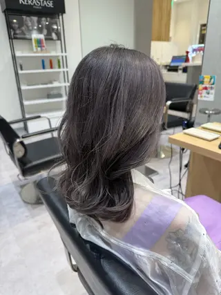 ミディアム カラー 長谷川 紗羅のヘアスタイル