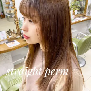 ロング 岩崎 仁美のヘアスタイル