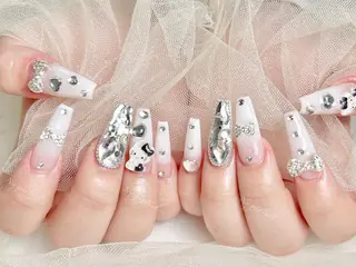 ネイル 🦋 Queenieのネイルデザイン