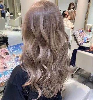 カラー 梶 久菜乃のヘアスタイル