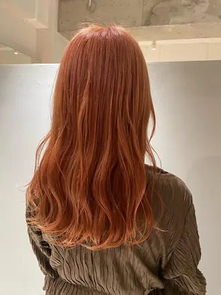 セミロング カラー カジュアルを女っぽく 𝗮𝘆𝗮𝗰𝗼のヘアスタイル