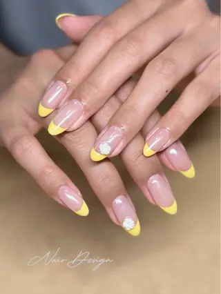 カラー 𝓝𝓪𝓲𝓻 𝓝𝓪𝓲𝓵のネイルデザイン