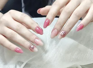 ネイル Kara🌻マツエク &Nailサロン💛のネイルデザイン
