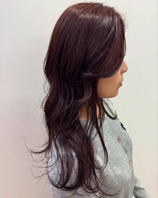 ロング カラー 佐々木 有彩のヘアスタイル