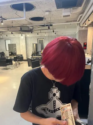 ショート カラー 佐藤 郁のヘアスタイル
