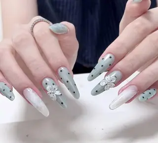 ネイル エリ🫧 nail池袋東口のネイルデザイン