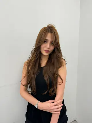 セミロング カラー 顔まわりの神様✨ 透明感カラー藤嶋秀幸のヘアスタイル