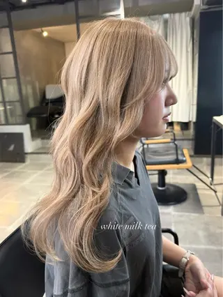 ロング カラー 佐伯 桃のヘアスタイル