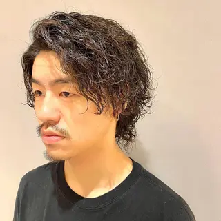 ミディアム パーマ メンズ unopulir 景山　凌のヘアスタイル