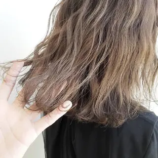 ミディアム カラー パーマ ヘアアレンジ ネイル マツエク・マツパ iplus　眉毛と まつげパーマ専門店のマツエク・マツパデザイン