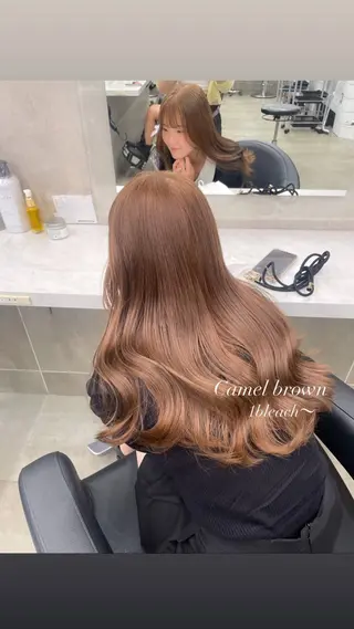 ロング カラー 抜け感レイヤー︴ ニュアンスカラーのヘアスタイル