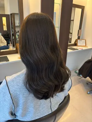 セミロング 山本 詩織のヘアスタイル