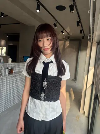 セミロング カラー 本間 結衣のヘアスタイル