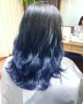 セミロング ハイトーン得意😍 Lumiereのヘアスタイル