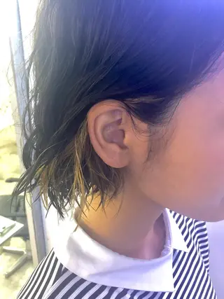 ショート カラー ニシオカ タクヤのヘアスタイル