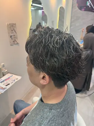 ミディアム パーマ メンズ 【メンズ特化】池袋 韓国スタイル飯塚のヘアスタイル