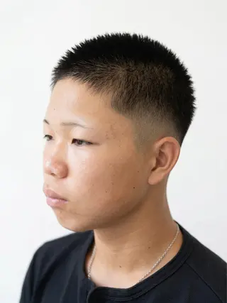ショート 鈴木 まさしのヘアスタイル