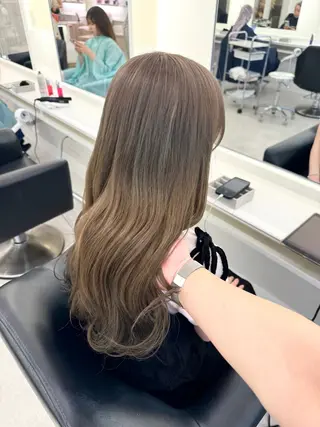 ロング カラー NANO／ ブリーチ×レイヤーのヘアスタイル