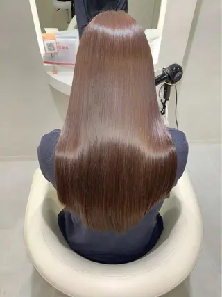 パーマ 岡田 莉奈のヘアスタイル