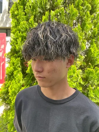 ショート カラー パーマ ヘアアレンジ メンズ 亀井隆汰/メンズ専門 パーマ/フェード可のヘアスタイル