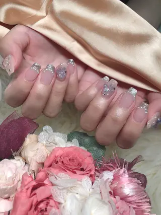 ミディアム ネイル Blowe ニュアンスのネイルデザイン