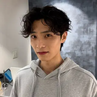 ミディアム パーマ メンズ 💈ニュアンスパーマ センターパート💈のヘアスタイル