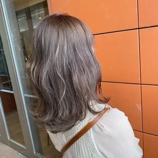 セミロング カラー 井手 孔介のヘアスタイル