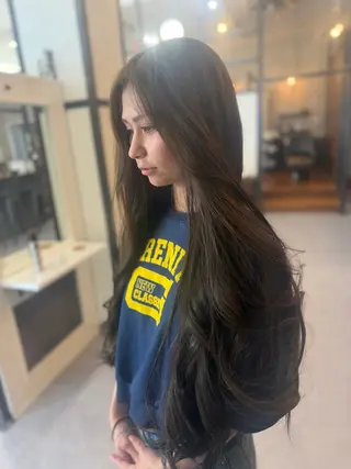 カラー MAEDA YUKIのヘアスタイル