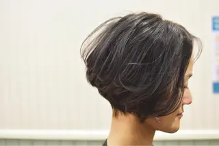 ショート カラー 信原 獎人のヘアスタイル