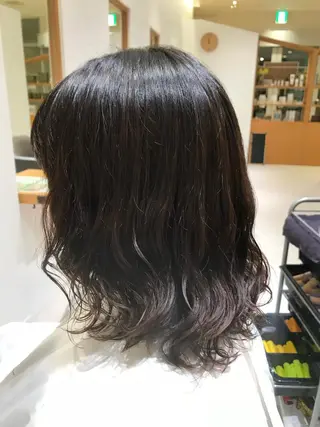 セミロング ARMONY秋山輝也 コテ巻き風パーマ特化のヘアスタイル