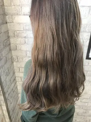ロング カラー Oopsレイヤー 加藤澄都のヘアスタイル