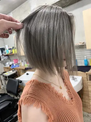 ミディアム カラー レイヤーカット 西村あきやのヘアスタイル