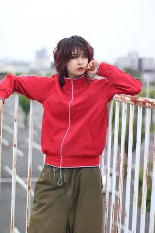 ミディアム 鈴木 彩女のヘアスタイル