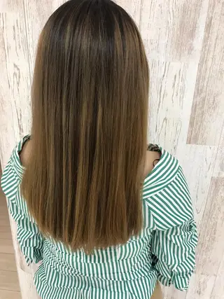 セミロング カラー Oopsレイヤー 加藤澄都のヘアスタイル