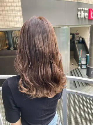 セミロング カラー 曲がる縮毛矯正 LIBER 岩名のヘアスタイル