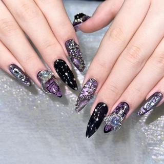 ネイル Queens テイのネイルデザイン
