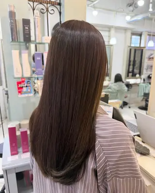 セミロング ブリーチなしで叶う 透明感カラー｜Raiのヘアスタイル