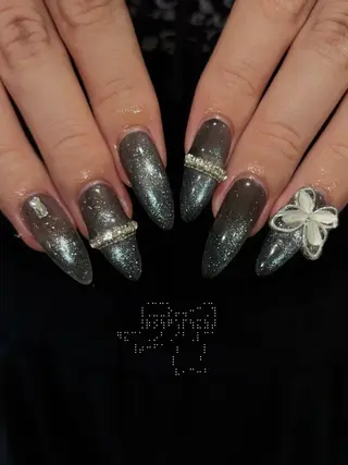 ネイル さゆり￤推しキャラ ￤ロングネイル🩷のネイルデザイン