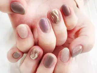 ネイル Elegant beautyトウのネイルデザイン