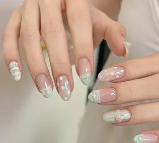 ネイル Pure&Rich Nailのネイルデザイン