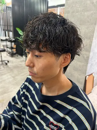 ショート パーマ メンズ 勝毛 広貴のヘアスタイル