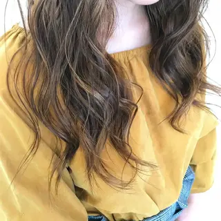 セミロング カラー Oopsレイヤー 加藤澄都のヘアスタイル