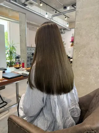 ロング カラー カイリ /レイヤーカットのヘアスタイル
