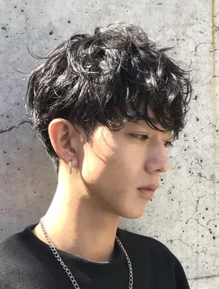 パーマ メンズ 中谷海里/フェザー パーマ/スパイキーのヘアスタイル