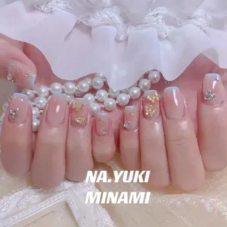 ネイル 🦋 Queenieのネイルデザイン