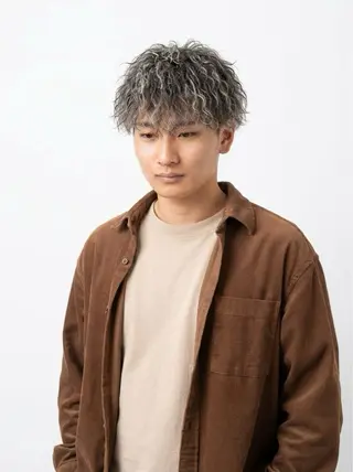 カラー パーマ メンズ 心斎橋メンズサロン リベルテグリットのヘアスタイル