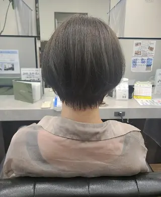 ショート カラー 関口 友菜のヘアスタイル