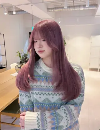 セミロング ニトウ レイナのヘアスタイル