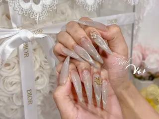 ネイル ✨Nailsalon Vi+✨のネイルデザイン