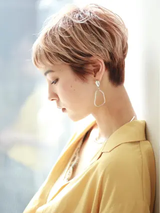 ショート アンブレラカラー💫 フェイスフレーミングのヘアスタイル